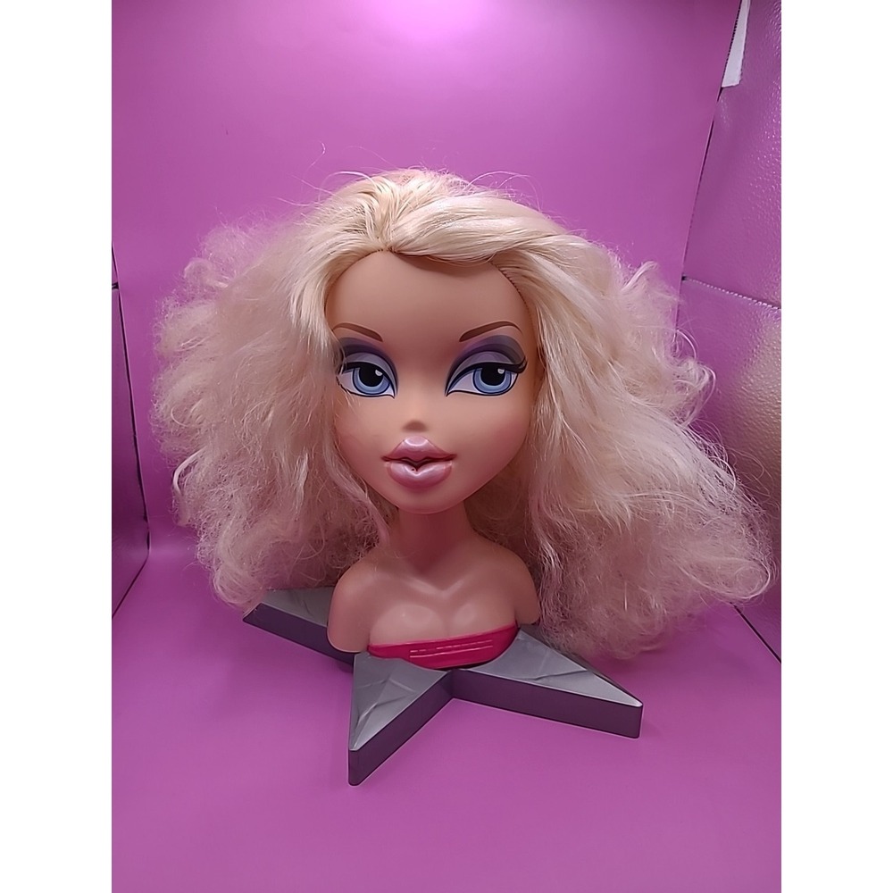 2002 BRATZ CLOE GLAMMED UP FUNKY FASHION MAKEOVER LARGE Styling Doll Head READ